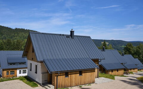 Muhu: Himmel, Wolke, Fenster, Gebäude, Pflanze, Haus, Holz, Baum, Hütte, Steigung