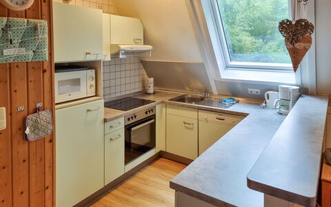 Marie: Cabinetry, Spüle, Sinken, Countertop, Eigentum, Küche, Fenster, Zapfhahn, Holz, Herd