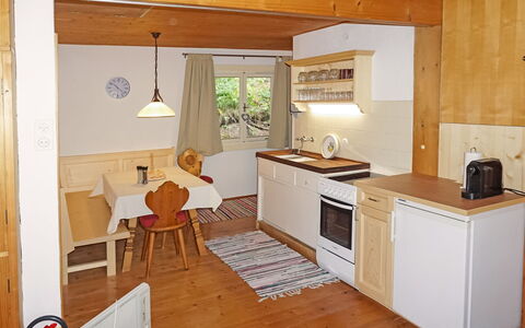 Lieblingsplatz: Cabinetry, Eigentum, Möbel, Countertop, Holz, Herd, Küchengerät, Interior Design, Haushaltsgerät, Gasherd