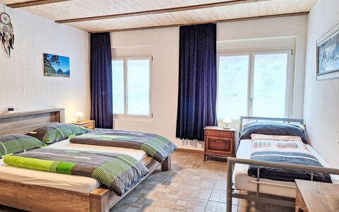 Tilia: Bett, Schlafzimmer, Möbel, Bedding, Interior Design, Bettdecke, Holz, Fussboden, Flooring, Zimmer