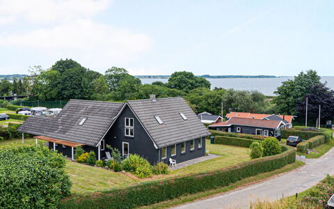 Cajsa - 200M from the Sea: Dach, Haus, Zuhause, Hütte, Abstellgleis, Estate, Auffahrt, Gartenbauten, Garten, Schuppen