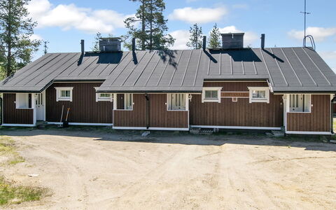 Hirvasaho a 2: Holz, Hütte, Blockhaus, Wald, Schuppen, Gartenbauten, Lärche, Wald, Holzbeize