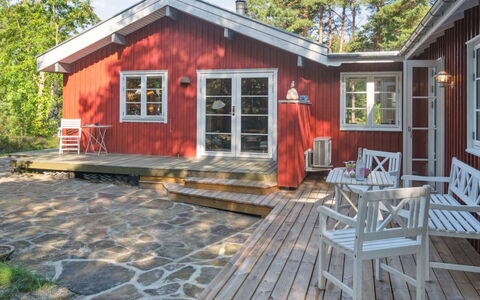 Nayati - 60M from the Sea: Holz, Möbel, Wohnung, Zimmer, Decke, Holzbeize, Stuhl, Hartholz, Lack, Holz