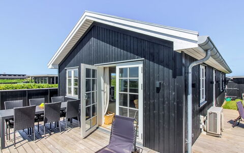 Sanni - 225M from the Sea: Resort, Schatten, Planke, Deck, Balkon, Walkway, Hotel
