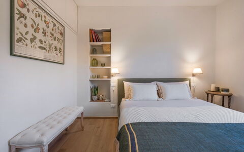Il Nespolo Charming Apartment Fonterutoli - Siena,: Möbel, Eigentum, Holz, Komfort, Textil, Interior Design, Fussboden, Wand, Hartholz, Regal