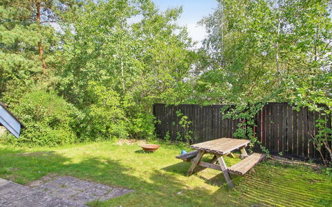 Keimo - 1.3Km from the Sea: Möbel, Interior Design, Flooring, Holz, Fussboden, Decke, Holzboden, Stuhl, Tabelle, Beleuchtung