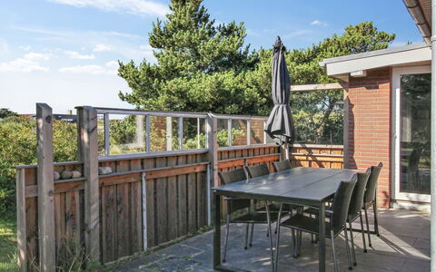 Nalin - 500M from the Sea: Holz, Möbel, Gartenmöbel, Tabelle, Tisch Im Freien, Stuhl, Veranda, Hartholz, Küche & Esszimmer Tisch, Schatten