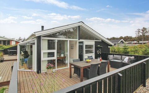 Amelia - 350M from the Sea: Decke, Flooring, Interior Design, Fussboden, Verbundwerkstoff, Möbel, Resort, Hotel, Design, Daylighting