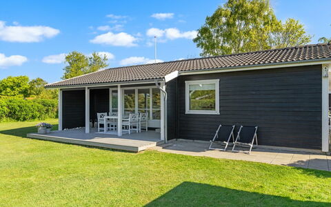 Iven - 140M from the Sea: Möbel, Interior Design, Flooring, Holz, Fussboden, Decke, Holzboden, Stuhl, Tabelle, Beleuchtung