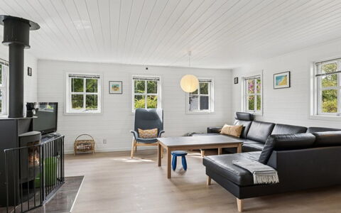 Byrial - 600M from the Sea: Flooring, Holz, Holzboden, Interior Design, Fussboden, Decke, Zuhause, Möbel, Laminatboden, Wohnzimmer