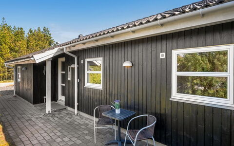 Rekke - 300M to the Fjord: Dach, Zuhause, Hütte, Estate, Gartenmöbel, Garten, Tisch Im Freien, Hof, Hinterhof, Villa