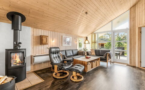 Rekke - 300M to the Fjord: Holz, Decke, Flooring, Interior Design, Möbel, Holzboden, Zuhause, Fussboden, Wohnzimmer, Hartholz