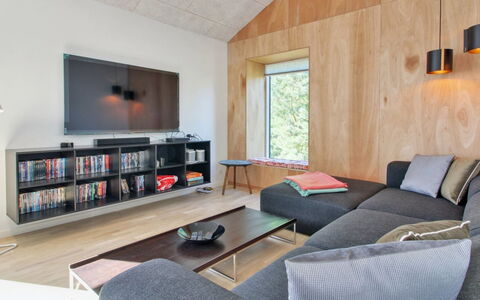 Razmo - 2.5Km from the Sea: Decke, Flooring, Interior Design, Fussboden, Verbundwerkstoff, Möbel, Resort, Hotel, Design, Daylighting