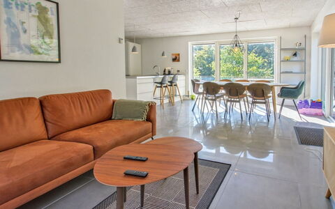 Razmo - 2.5Km from the Sea: Decke, Flooring, Interior Design, Fussboden, Verbundwerkstoff, Möbel, Resort, Hotel, Design, Daylighting