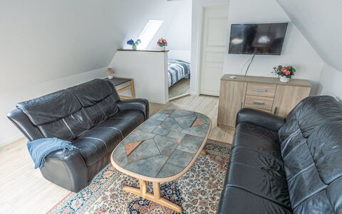 Arnora - 48Km from the Sea: Flooring, Möbel, Holz, Fussboden, Interior Design, Couch, Zimmer, Wohnzimmer, Zuhause, Holzboden
