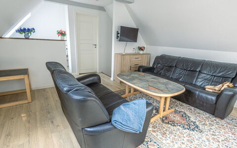 Arnora - 48Km from the Sea: Flooring, Interior Design, Möbel, Holz, Fussboden, Decke, Couch, Zimmer, Wohnzimmer, Holzboden