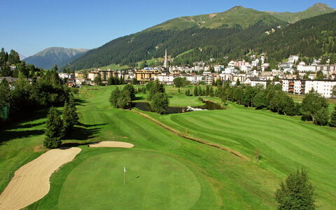 Davos 280: Himmel, Berg, Daytime, Pflanze, Eigentum, Natürliche Landschaft, Natürlichen Umgebung, Baum, Vegetation