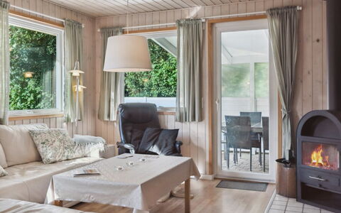 Viljo - 30Km from the Sea: Möbel, Interior Design, Flooring, Holz, Decke, Fussboden, Zimmer, Wohnzimmer, Couch, Stuhl