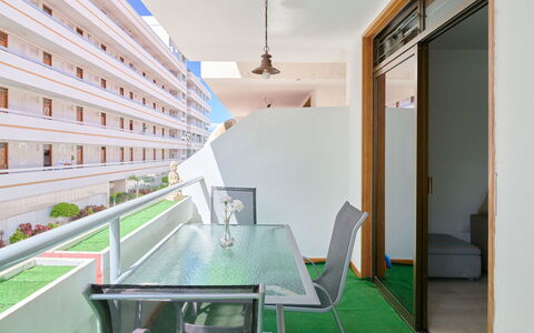 Altemar H3: Gebäude, Eigentum, Tabelle, Fenster, Pflanze, Beleuchtung, Interior Design, Flooring, Tischtennisschläger, Haus