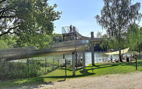 Wemding 200: Baum, Öffentlicher Raum, Rutsche, Spielplatz Rutsche, Park, Spielmittel, Schatten, Spielplatz