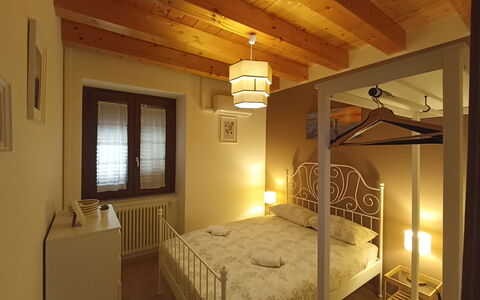 Casa Santa Venera: Eigentum, Gebäude, Möbel, Fenster, Komfort, Holz, Interior Design, Beleuchtung, Fussboden, Lampe
