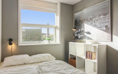 Skyler - 400M from the Sea: Interior Design, Möbel, Wand, Flooring, Fussboden, Holz, Decke, Schlafzimmer, Zimmer, Bett