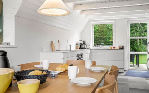 Gorjan - 1.2Km from the Sea: Möbel, Interior Design, Flooring, Holz, Fussboden, Decke, Holzboden, Countertop, Küche, Stuhl