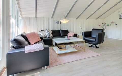 Arnsten: Couch, Interior Design, Holz, Flooring, Möbel, Wohnzimmer, Fussboden, Decke, Zuhause, Holzboden