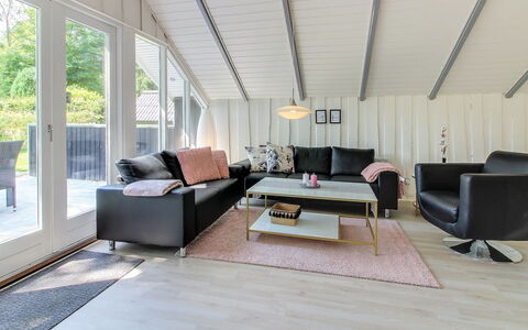 Arnsten: Couch, Interior Design, Holz, Möbel, Wohnzimmer, Flooring, Decke, Holzboden, Fussboden