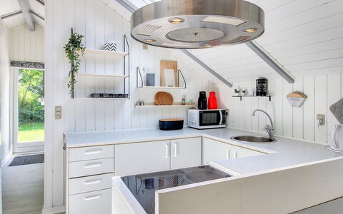 Arnsten: Küche, Interior Design, Flooring, Holz, Decke, Countertop, Light Fixture, Küchengerät, Fussboden, Cabinetry