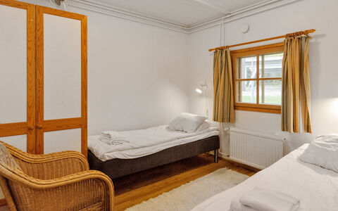 Kulta-Käkönen 10 by Bomba: Bett, Möbel, Schlafzimmer, Interior Design, Bedding, Bettdecke, Flooring, Holz, Fussboden, Zimmer