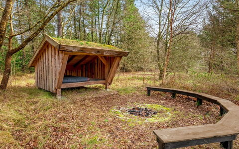 Hunno - 3Km from the Sea: Möbel, Holz, Interior Design, Flooring, Fussboden, Stuhl, Zimmer, Decke, Wohnzimmer, Wohnung