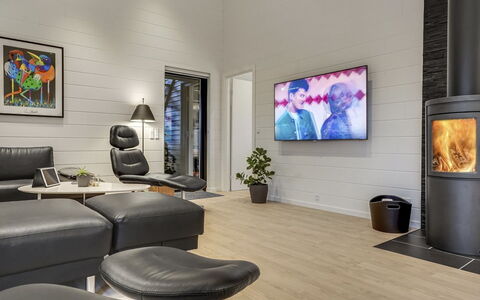 Jonne - 200M to the Fjord: Flooring, Holzboden, Fussboden, Interior Design, Holz, Laminatboden, Möbel, Zuhause, Hartholz, Wohnzimmer