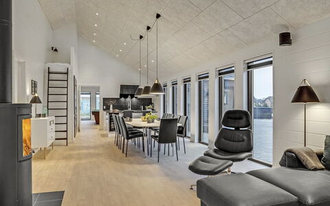 Jonne - 200M to the Fjord: Interior Design, Flooring, Holz, Decke, Fussboden, Möbel, Zuhause, Light Fixture, Wohnzimmer, Stuhl