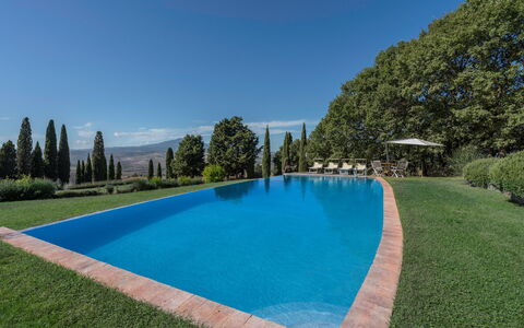 Orcia Panoramic View With Pool: Wasser, Pflanze, Himmel, Schwimmbad, Baum, Gebäude, Grundstueck, Schatten, Gras, Natürliche Landschaft