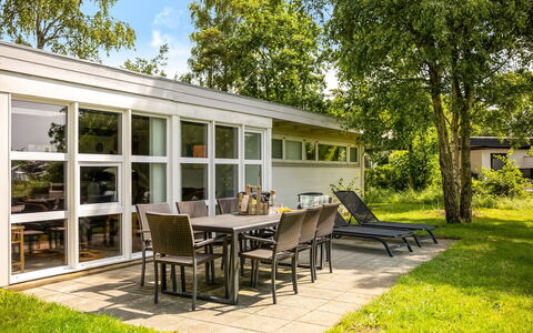 Thara - 100M from the Sea: Garten, Schatten, Estate, Rasen, Garten, Landscaping, Stuhl, Outdoor Struktur, Design, Hinterhof