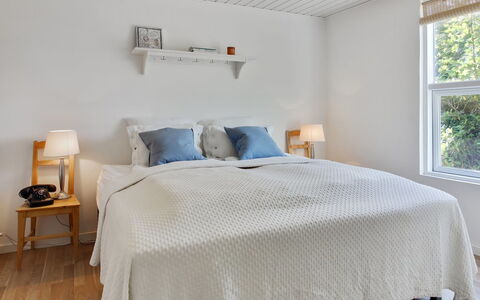 Thorgny - 900M from the Sea: Decke, Flooring, Interior Design, Fussboden, Verbundwerkstoff, Möbel, Resort, Hotel, Design, Daylighting