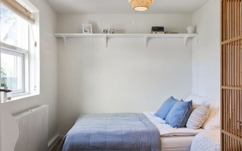 Thorgny - 900M from the Sea: Decke, Flooring, Interior Design, Fussboden, Verbundwerkstoff, Möbel, Resort, Hotel, Design, Daylighting