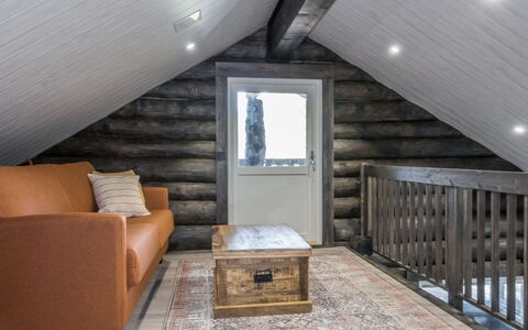 Vaaranpää: Holz, Flooring, Fussboden, Hartholz, Holzboden, Planke, Wohnzimmer, Holzbeize, Natürliches Material, Blockhaus