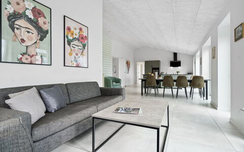 Landuin - 30Km from the Sea: Gras, Wiese, Landschaft, Ökoregion, Einfach, Pflanzengemeinschaft, Grundstueck, Gartenmöbel, Prärie, Shrubland