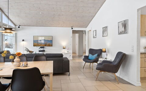 Erene - 850M from the Sea: Decke, Flooring, Interior Design, Fussboden, Verbundwerkstoff, Möbel, Resort, Hotel, Design, Daylighting