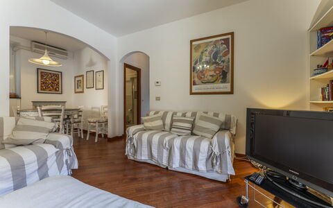 A Un Minuto Dal Mare - Bogliasco, Liguria: Bilderrahmen, Möbel, Eigentum, Gebäude, Komfort, Holz, Interior Design, Beleuchtung, Fenster, Flooring