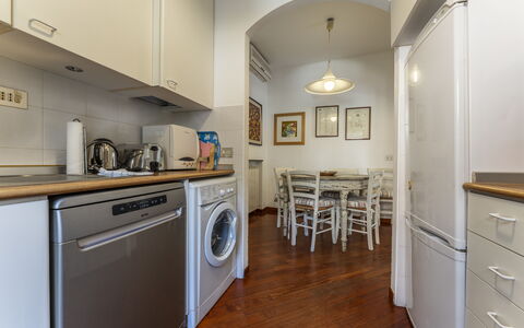 A Un Minuto Dal Mare - Bogliasco, Liguria: Cabinetry, Countertop, Möbel, Küchengerät, Küche, Holz, Gebäude, Herd, Beleuchtung, Interior Design