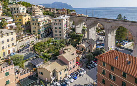 A Un Minuto Dal Mare - Bogliasco, Liguria: Gebäude, Daytime, Eigentum, Himmel, Fenster, Infrastruktur, Die Architektur, Urban Design, Stadtbild, Nachbarschaft
