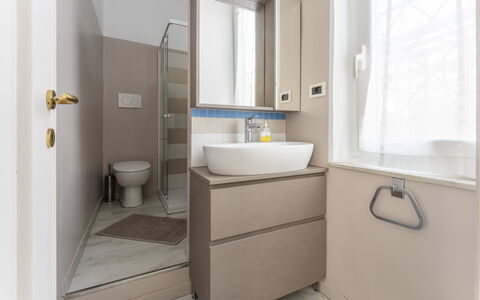 A Due Passi da Camogli 2, Seaview, Wifi: Eigentum, Armatur, Zapfhahn, Sinken, Badezimmerschrank, Fenster, Badezimmer, Interior Design, Spiegel