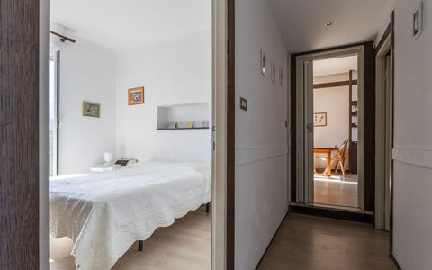 A Due Passi da Camogli, Seaview with Terrace, Wifi: Holz, Tür, Fussboden, Gebäude, Flooring, Grundeigentum, Hartholz, Komfort, Schatten