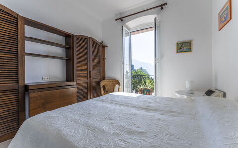 A Due Passi da Camogli, Seaview with Terrace, Wifi: Eigentum, Möbel, Komfort, Fenster, Holz, Bett, Schatten, Fussboden, Gebäude