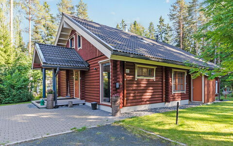 Villa Usva: Bett, Möbel, Schlafzimmer, Interior Design, Bedding, Bettdecke, Flooring, Holz, Fussboden, Zimmer