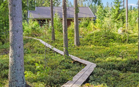 Villa Usva: Bett, Möbel, Schlafzimmer, Interior Design, Bedding, Bettdecke, Flooring, Holz, Fussboden, Zimmer