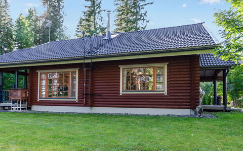 Villa Usva: Bett, Möbel, Schlafzimmer, Interior Design, Bedding, Bettdecke, Flooring, Holz, Fussboden, Zimmer